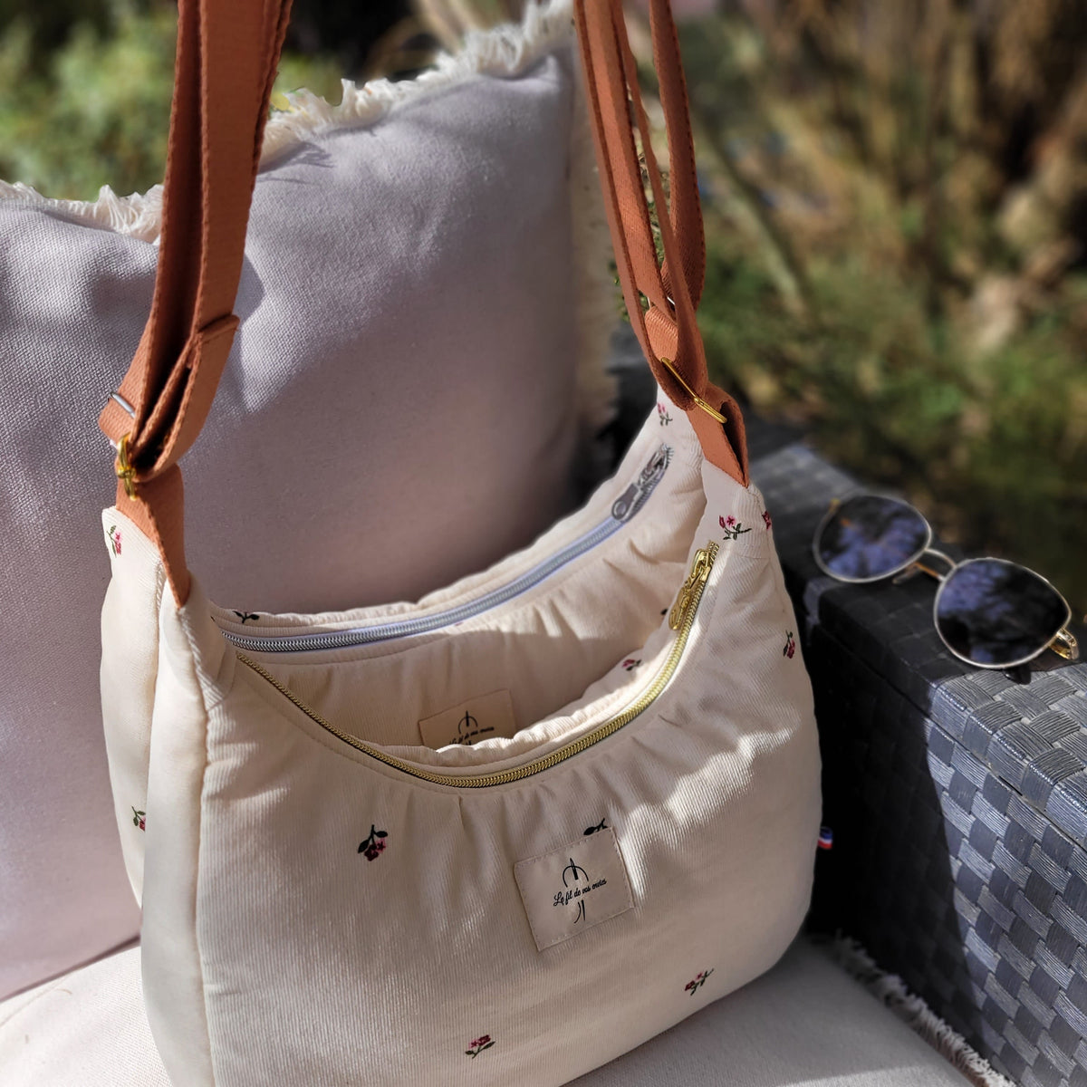 Sac demi-lune velours fleuri