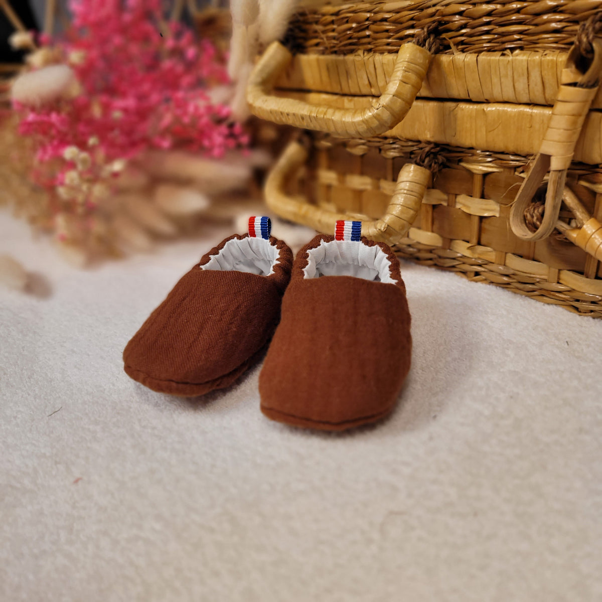 Chaussons bébé naissance double gaze marron