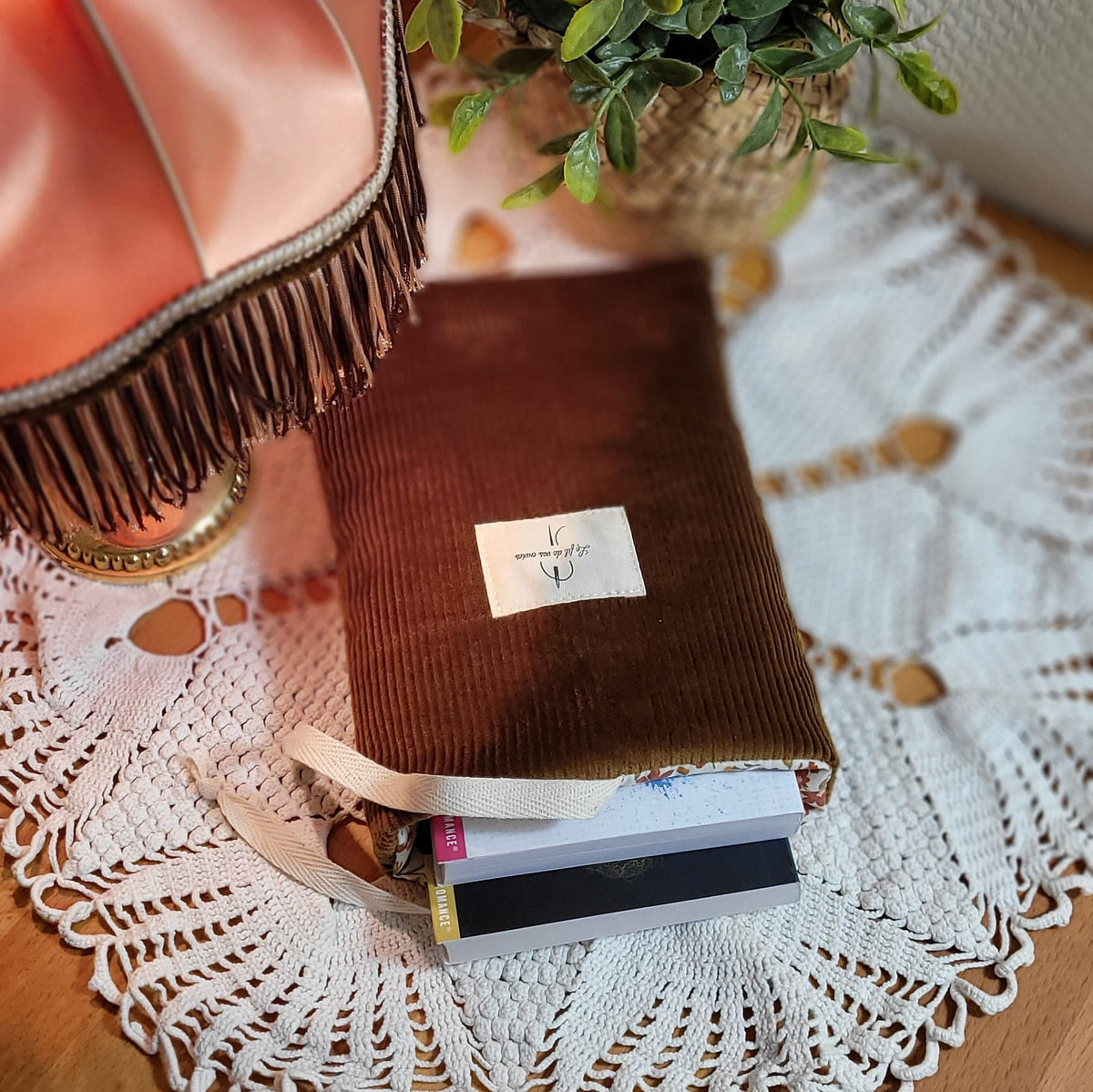 Housse de livre format poche velours marron