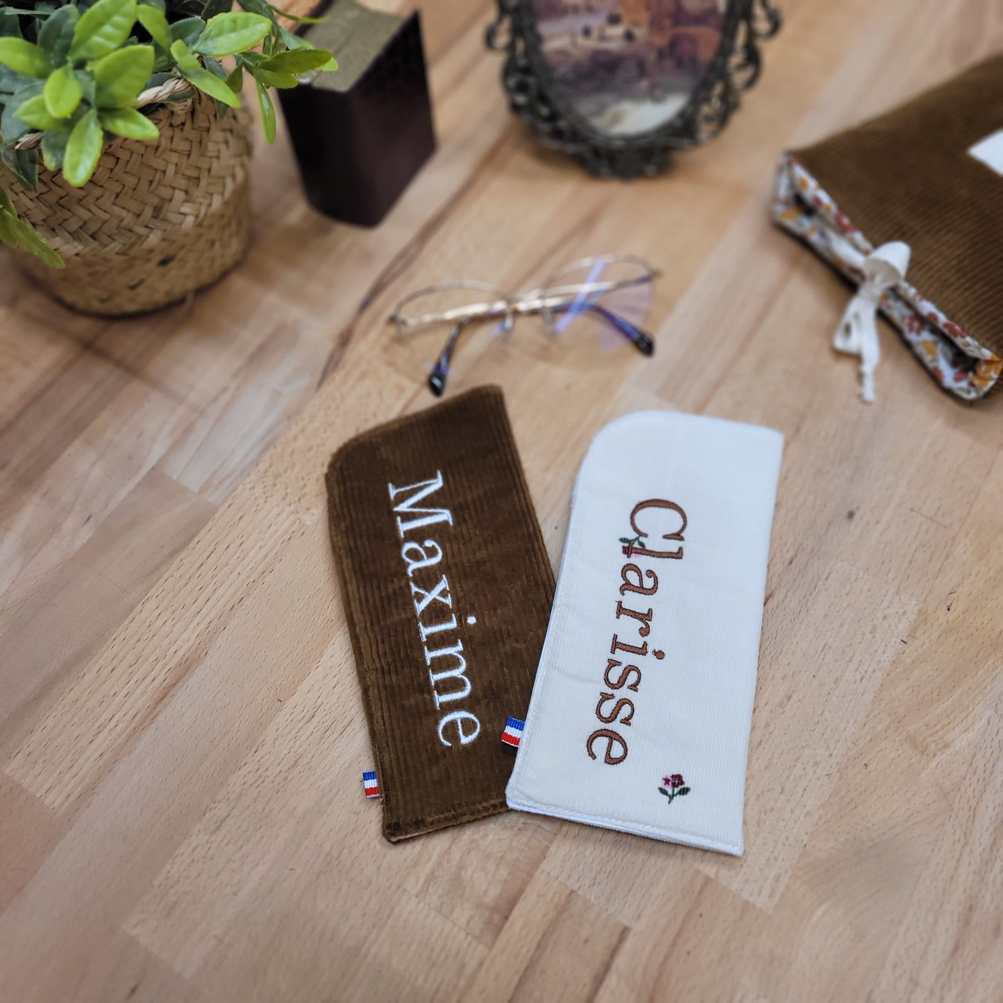 Etui à lunettes velours marron