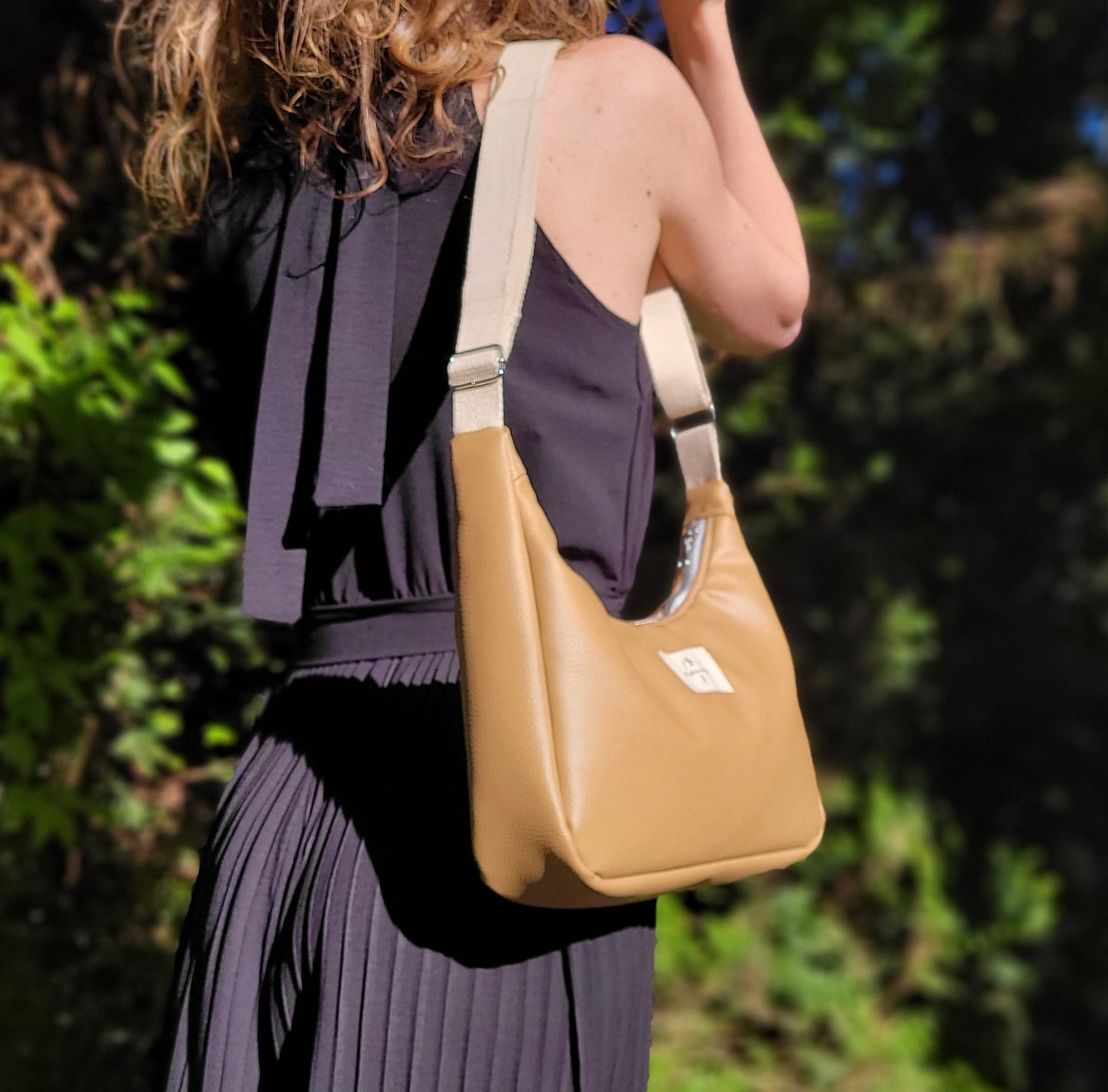 Sac demi-lune simili Beige