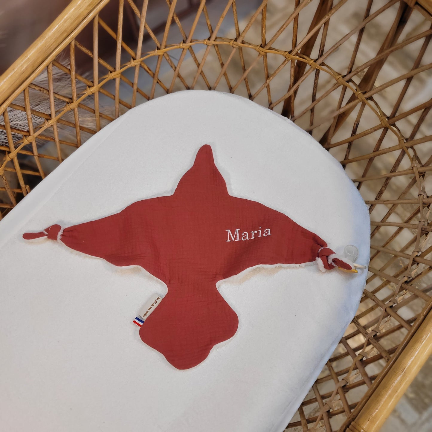 Doudou oiseau double gaze rouge bois