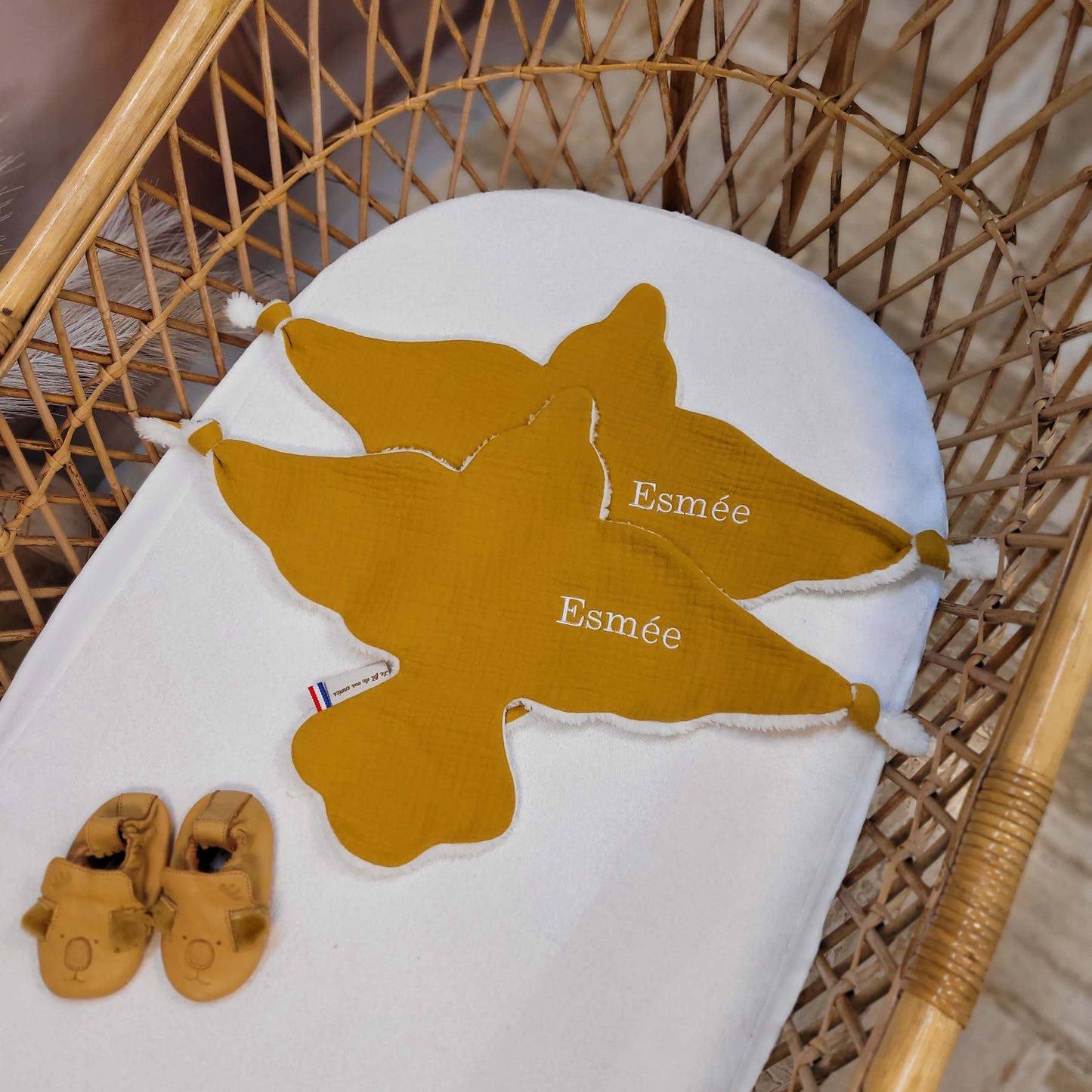 Lot de deux doudous oiseaux Personnalisable                                                                                     Une broderie offerte