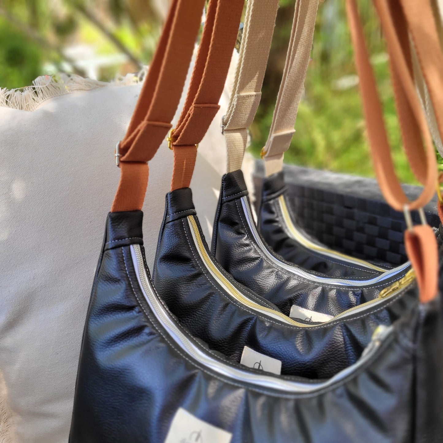 Sac demi-lune simili Noir