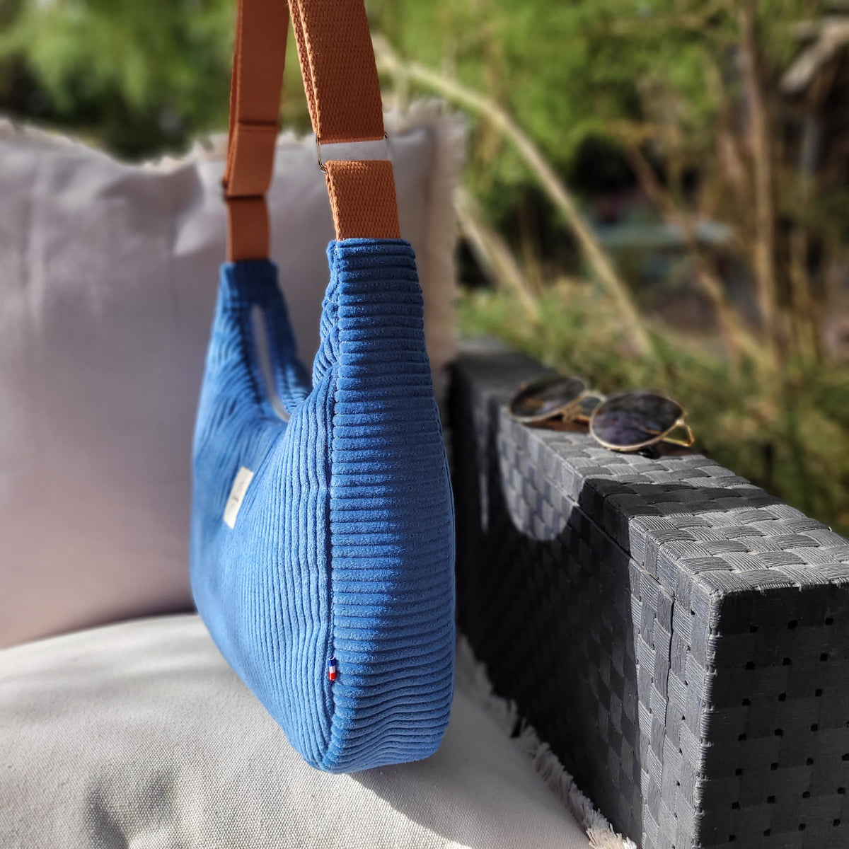 Sac demi-lune velours bleu
