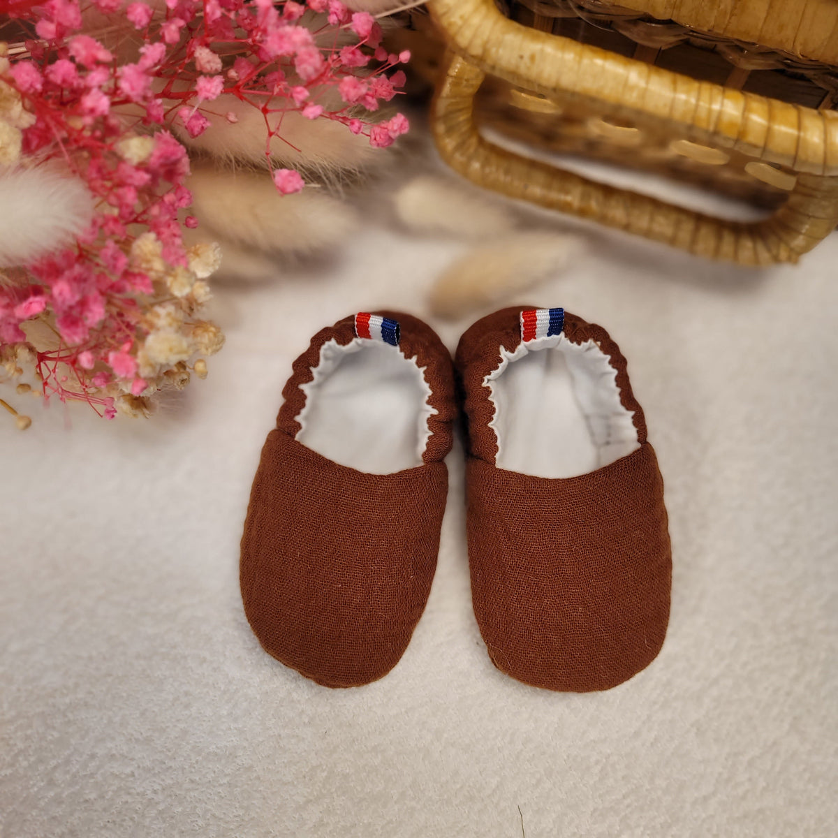Chaussons bébé naissance double gaze marron