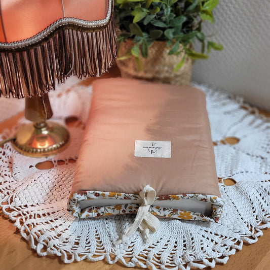 Housse liseuse, livre, cahier